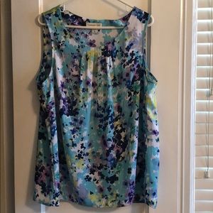 Flowered sleeveless blouse